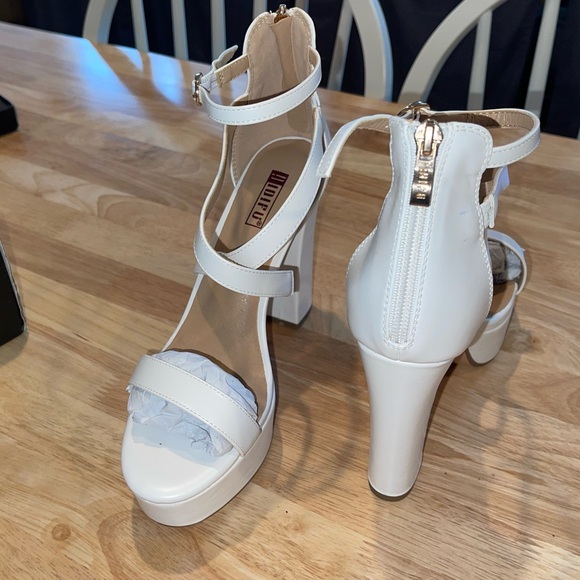 IDIFU Women's Platform Chunky White High Heels - Picture 12 of 13